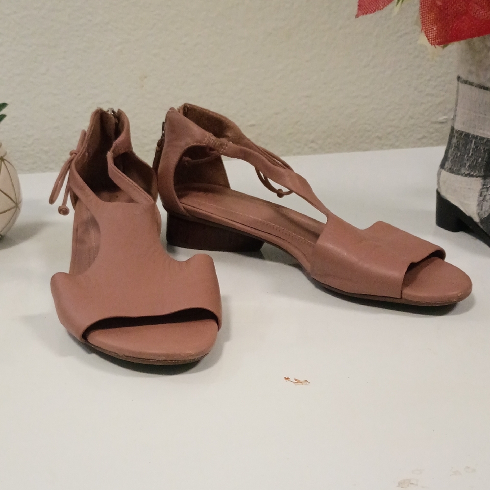 Nurture by Lamaze T-Strap Low Block Heel Sandals in Mauve Pink